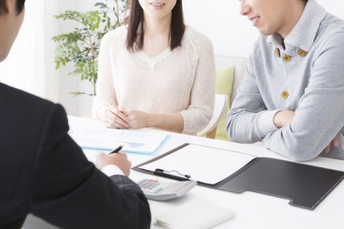 保険会社を比較！保険料を節約する方法
